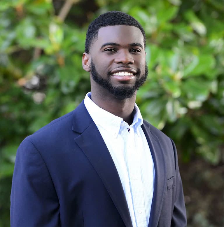 Headshot of Trey Warren.